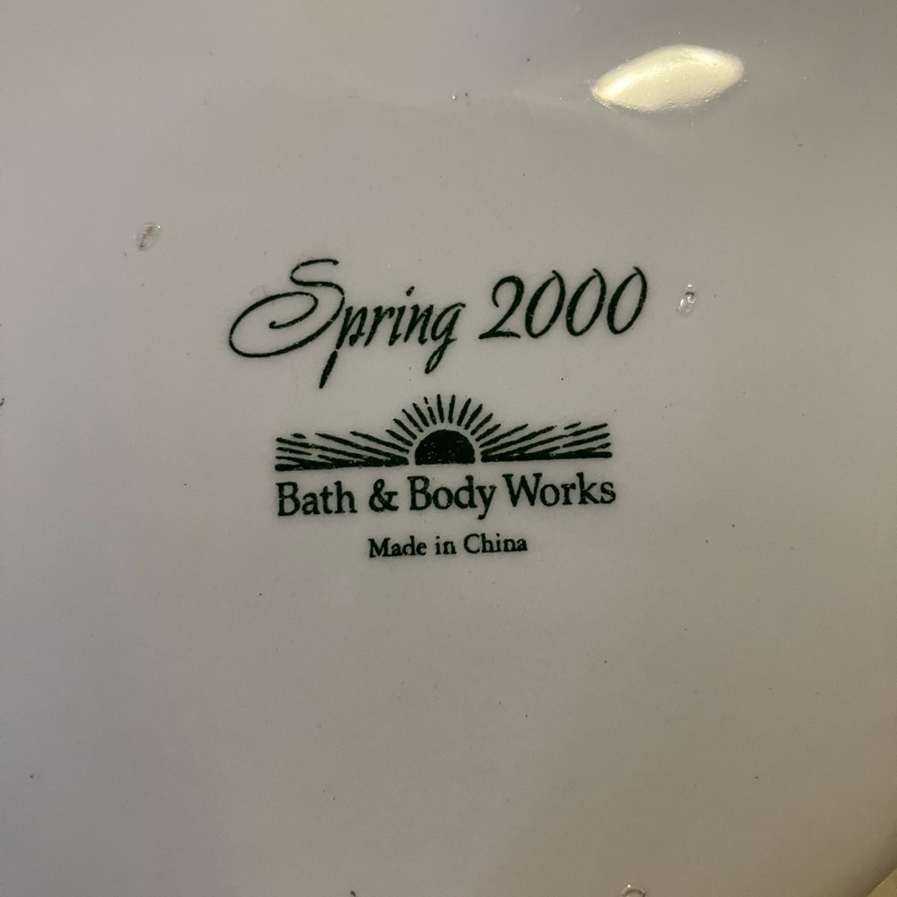Bath & Body Works Ceramic Plate - Spring 2000 Edition - Picture 3 of 3